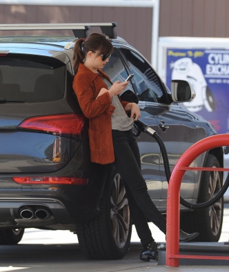 CANDIDS_281929.jpg