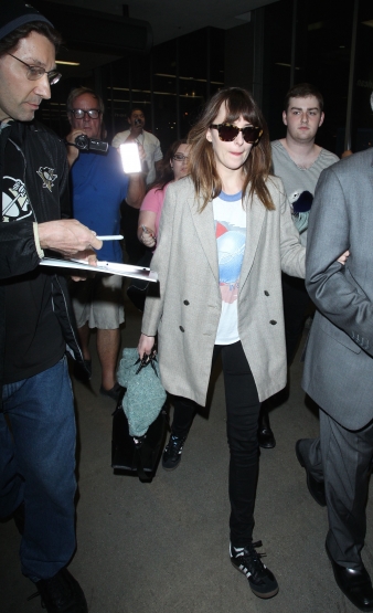 dakotajohnson_287029.jpg